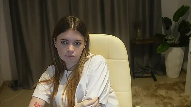 AngelesBenitz online show from 11-19-25, 01:44