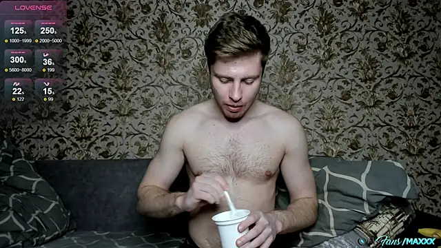 Snapshot of Maxhornyblondieman chatting on 05-01-26, 06:35 Maxhornyblondieman online show from 05-01-26, 06:35