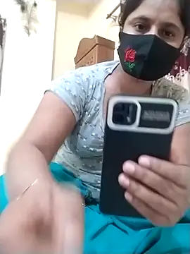 Snapshot of Monehote chatting on 11-18-25, 08:12 Monehote online show from 11-18-25, 08:12