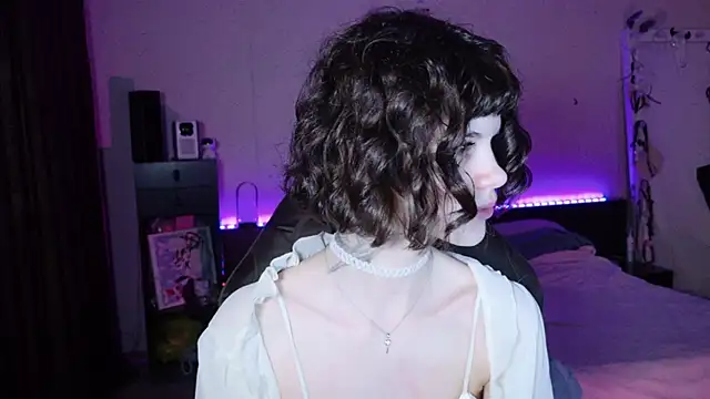 Snapshot of Ebfaafret chatting on 11-18-25, 03:43 Ebfaafret online show from 11-18-25, 03:43