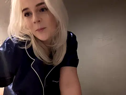 BellaJade  online show from 11-18-25, 06:55