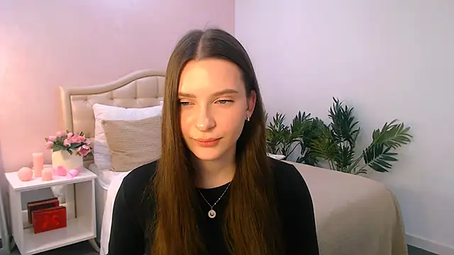 Snapshot of charming_berry chatting on 11-18-25, 10:07 charming berry online show from 11-18-25, 10:07