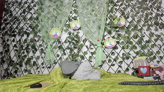 LittlePeach  online show from 04-05-26, 11:06