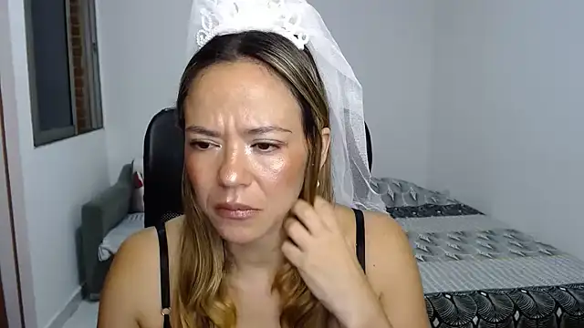 Annie Cervantez online show from 05-28-26, 03:47