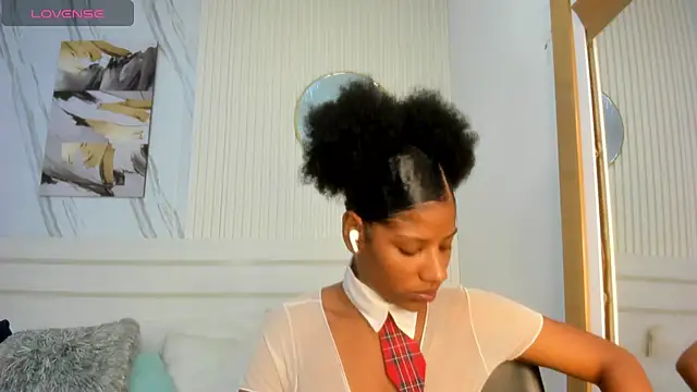 Snapshot of Afro_Luna chatting on 07-15-26, 11:17 Afro Luna online show from 07-15-26, 11:17