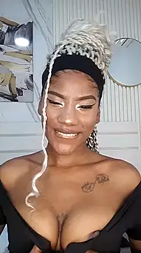 Snapshot of Afro_Luna chatting on 01-07-26, 11:37 Afro Luna online show from 01-07-26, 11:37