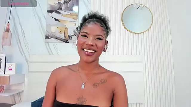 Snapshot of Afro_Luna chatting on 11-21-25, 11:53 Afro Luna online show from 11-21-25, 11:53