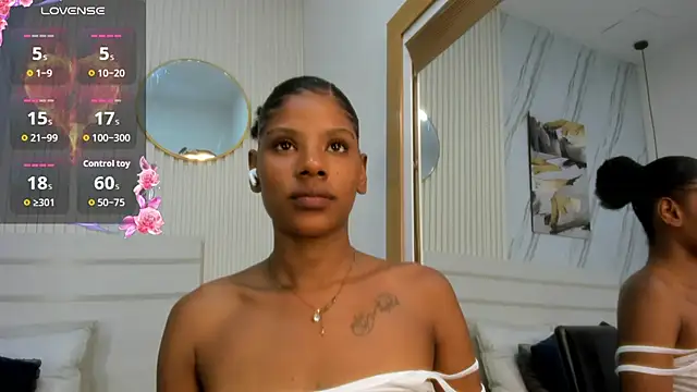 Snapshot of Afro_Luna chatting on 07-10-26, 11:32 Afro Luna online show from 07-10-26, 11:32
