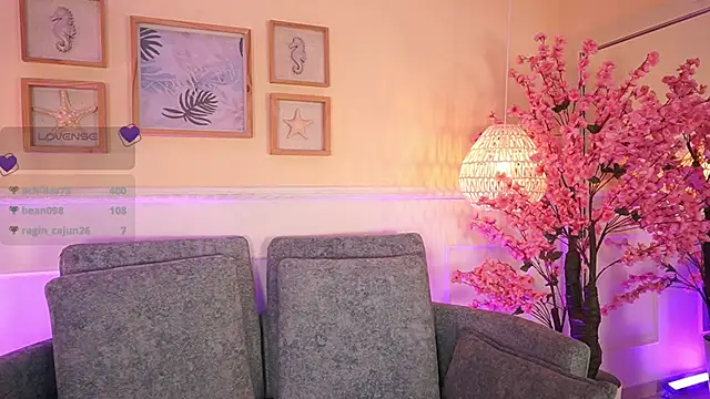 MeganLowell online show from 05-06-26, 06:56