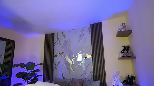 MeganLowell online show from 01-12-26, 11:50