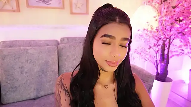 MeganLowell online show from 03-06-26, 06:58