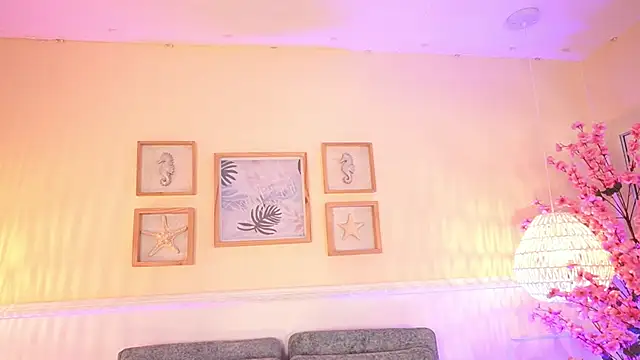 MeganLowell online show from 04-06-26, 07:04