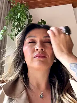 Snapshot of GeorginaBlack chatting on 11-19-25, 06:19 GeorginaBlack online show from 11-19-25, 06:19