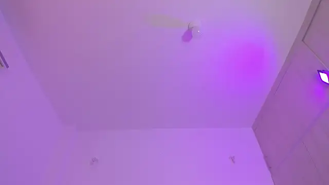 TINY PEACH online show from 11-20-25, 11:33