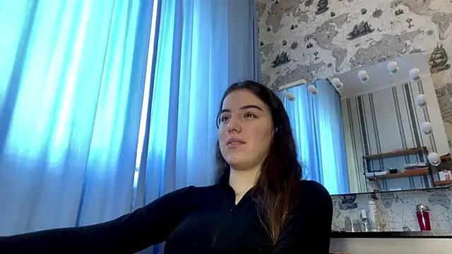 Snapshot of macanmercedes chatting on 11-19-25, 10:48 macanmercedes online show from 11-19-25, 10:48