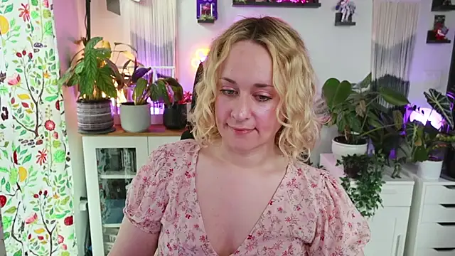 Snapshot of xzoeyryanx chatting on 06-26-26, 06:14 xzoeyryanx online show from 06-26-26, 06:14
