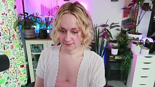 Snapshot of xzoeyryanx chatting on 02-13-26, 06:52 xzoeyryanx online show from 02-13-26, 06:52