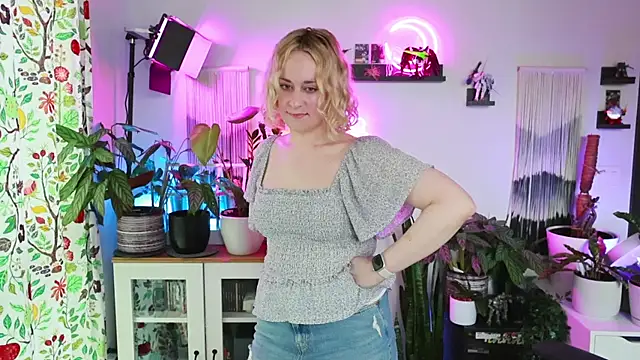 xzoeyryanx online show from 05-08-26, 04:55