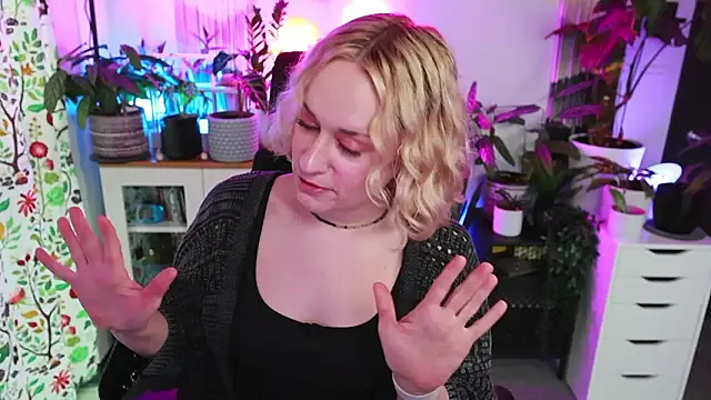 Snapshot of xzoeyryanx chatting on 02-07-26, 05:43 xzoeyryanx online show from 02-07-26, 05:43