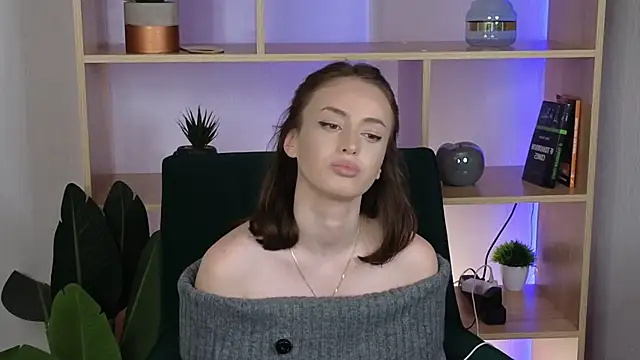 CamillaGebel online show from 11-18-25, 05:16