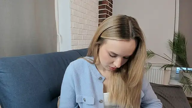 KristleKirst online show from 11-24-25, 01:00