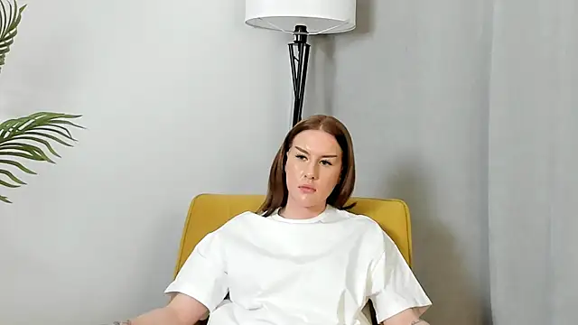 Snapshot of KeraSeres chatting on 11-18-25, 02:53 KeraSeres online show from 11-18-25, 02:53