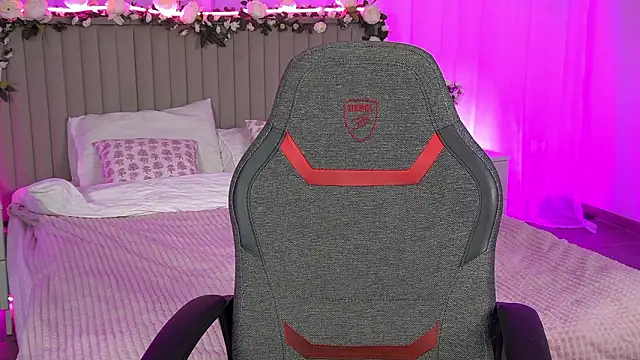 Snapshot of RickiOwens chatting on 01-14-26, 07:01 RickiOwens online show from 01-14-26, 07:01