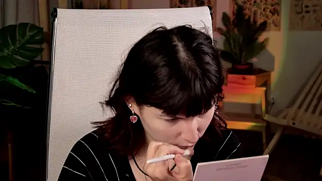 Snapshot of RickiOwens chatting on 12-16-25, 06:50 RickiOwens online show from 12-16-25, 06:50