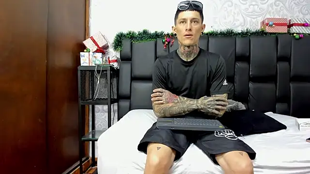 RileyNora online show from 11-26-25, 12:49