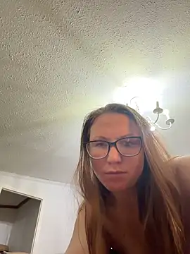 Snapshot of kat_love9 chatting on 11-25-25, 03:40 kat love9 online show from 11-25-25, 03:40