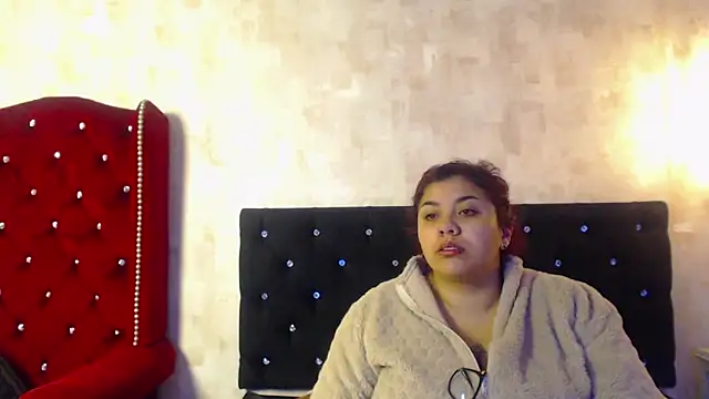 danna garza online show from 11-25-25, 04:35