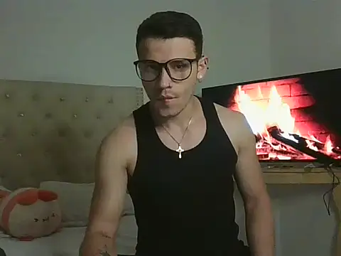 Snapshot of Liam_se chatting on 11-18-25, 04:05 Liam se online show from 11-18-25, 04:05