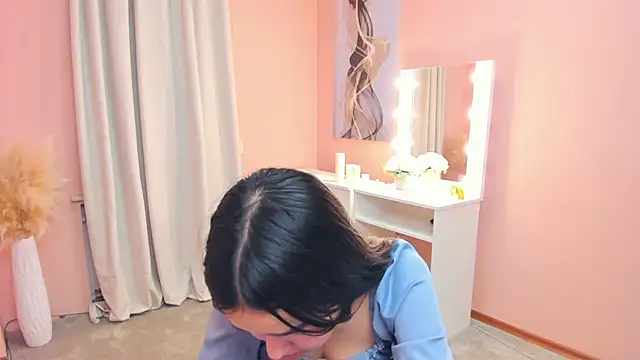 Snapshot of MeliaMelchiori chatting on 11-21-25, 09:30 MeliaMelchiori online show from 11-21-25, 09:30