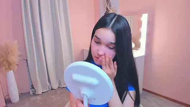 Snapshot of MeliaMelchiori chatting on 11-19-25, 02:50 MeliaMelchiori online show from 11-19-25, 02:50