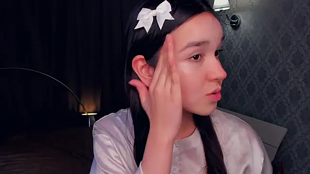 MeliaMelchiori online show from 12-21-25, 09:15