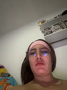 Snapshot of Arya_d chatting on 01-15-26, 04:27 Arya d online show from 01-15-26, 04:27