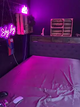 Shy-Ivy online show from 12-04-25, 09:36