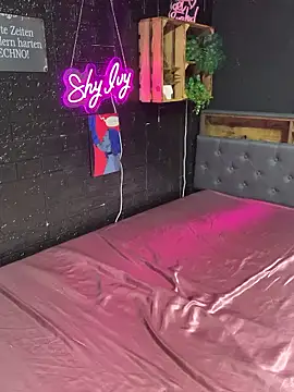 Shy-Ivy online show from 01-14-26, 11:19