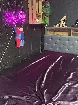 Shy-Ivy online show from 04-13-26, 09:08