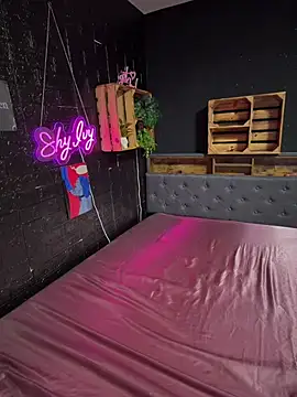 Shy-Ivy online show from 01-12-26, 10:47