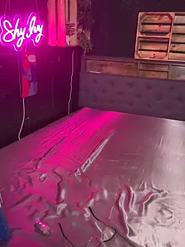 Shy-Ivy online show from 12-14-25, 10:59