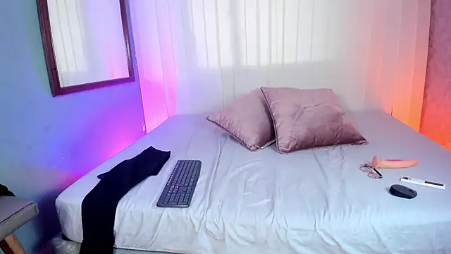 luna velvett  online show from 01-05-26, 05:27