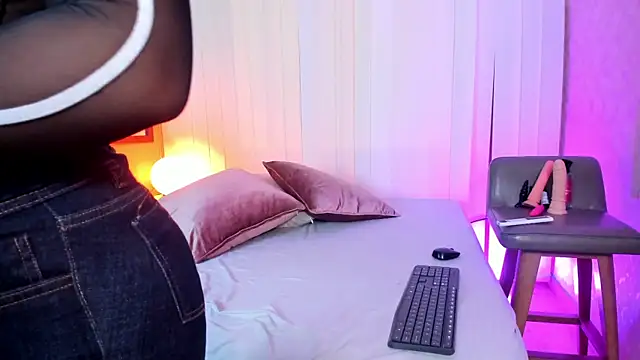 luna velvett  online show from 01-08-26, 11:16