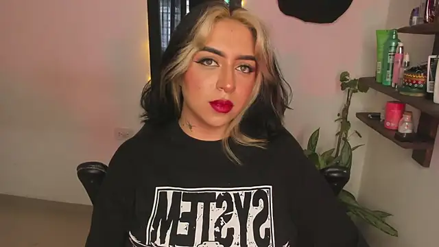 VeloraVyxen  online show from 12-16-25, 02:32