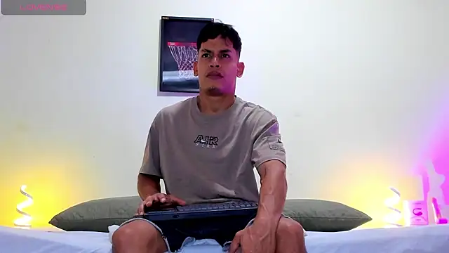 blorelopez online show from 04-23-26, 03:46