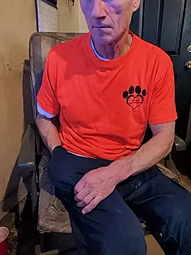 Snapshot of davedonny093 chatting on 01-12-26, 02:18 davedonny093 online show from 01-12-26, 02:18