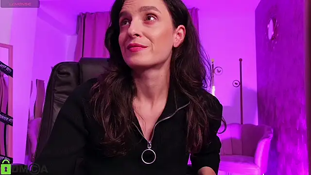 AnnaHarperX online show from 10-31-25, 05:53