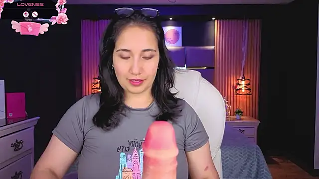 Snapshot of Lauroberts7 chatting on 02-16-26, 07:34 Lauroberts7 online show from 02-16-26, 07:34