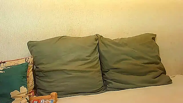 BrunetteNaomi8 online show from 05-01-26, 09:09