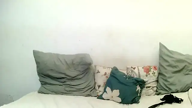 BrunetteNaomi8 online show from 05-15-26, 08:29